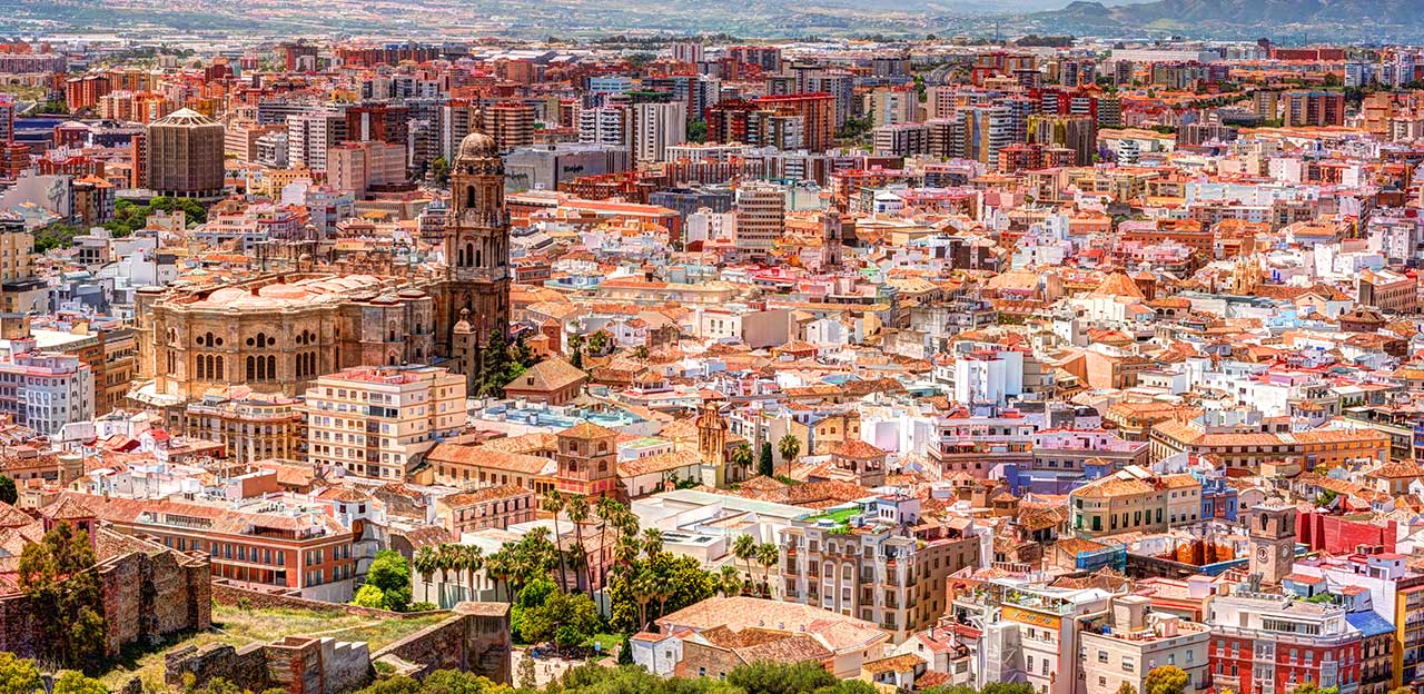 Inmobiliaria Mediterraneo pisos en venta y alquiler en Malaga. Tus pisos en venta y alquiler en Malaga, Properties Real Estate Agency.